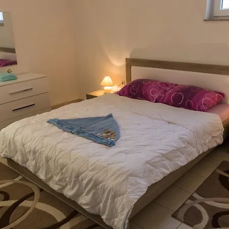 Apartment Zeljka Mundanije